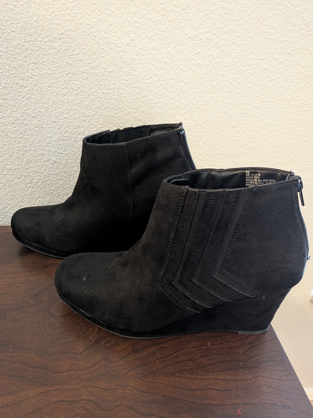 Women's Juliette Sugar Wedge Boot Black Faux Suede Size 9.5M
